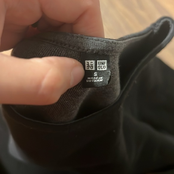 Black crop pullover sweater - Picture 2 of 3